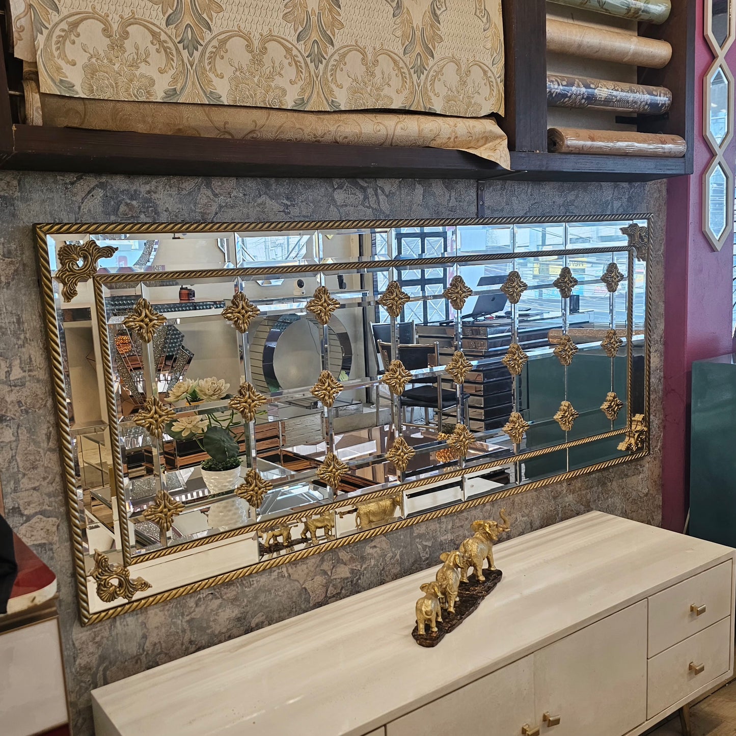 Mirror Victoria