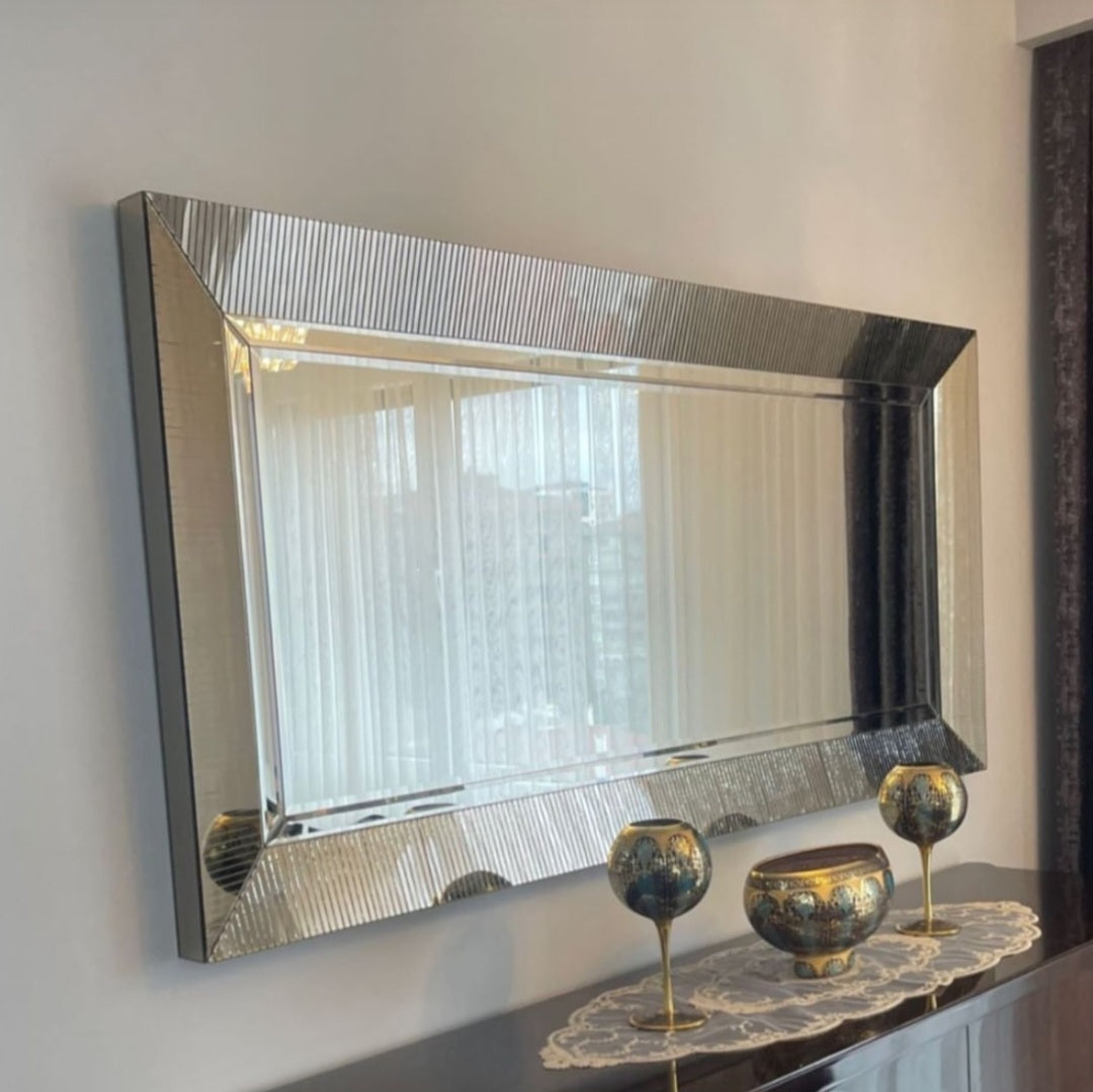 Decorative frame mirror